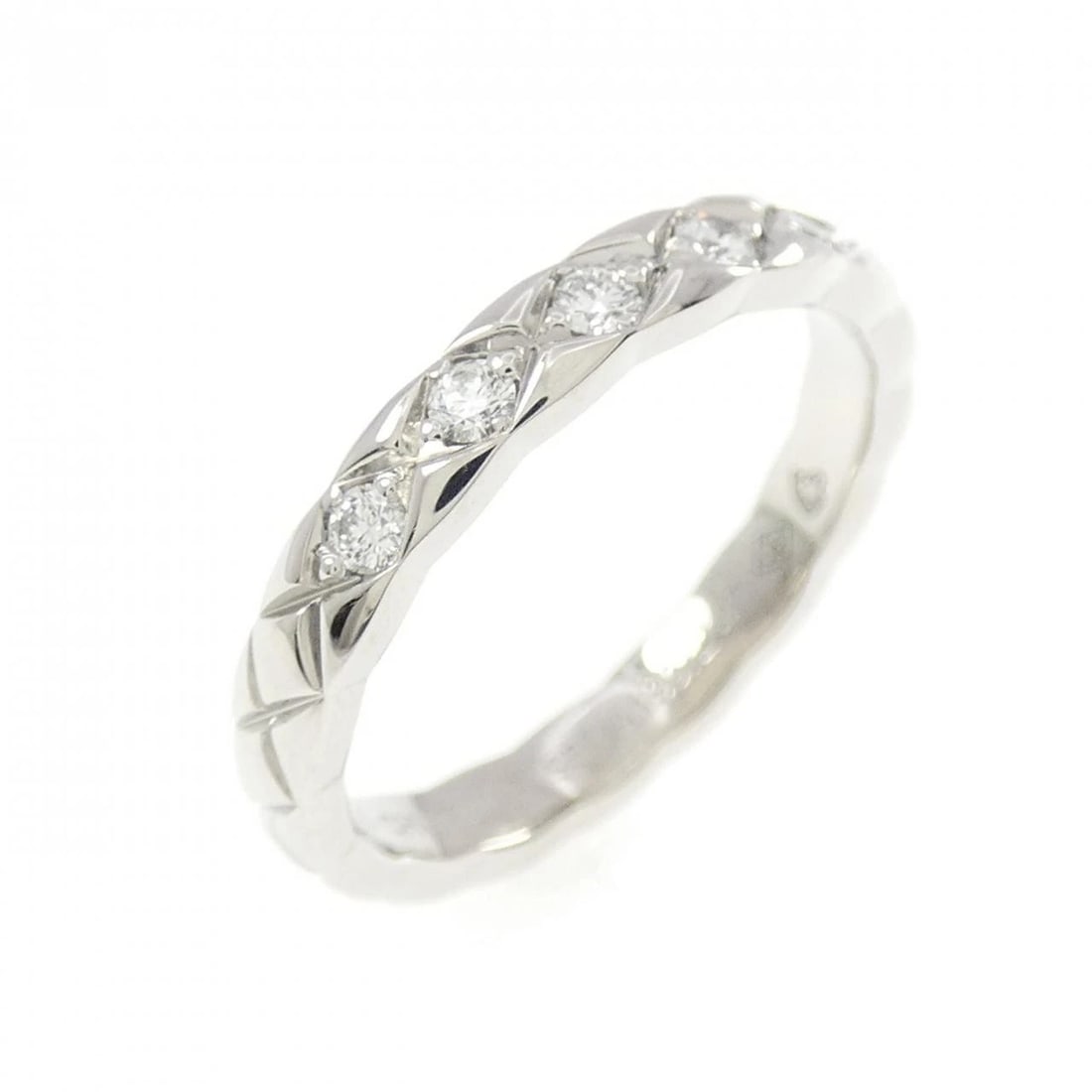 CHANEL COCO CRUSH SMALL 5-PIECE RING: Chanel Coco Crush Small 5-Piece Ring Brand: CHANEL Type: Ring Material: Platinum950, Main Stone/Creation Natural Color: White Size: US 4(47) Accessories: None Accessories Notice: When purchasing