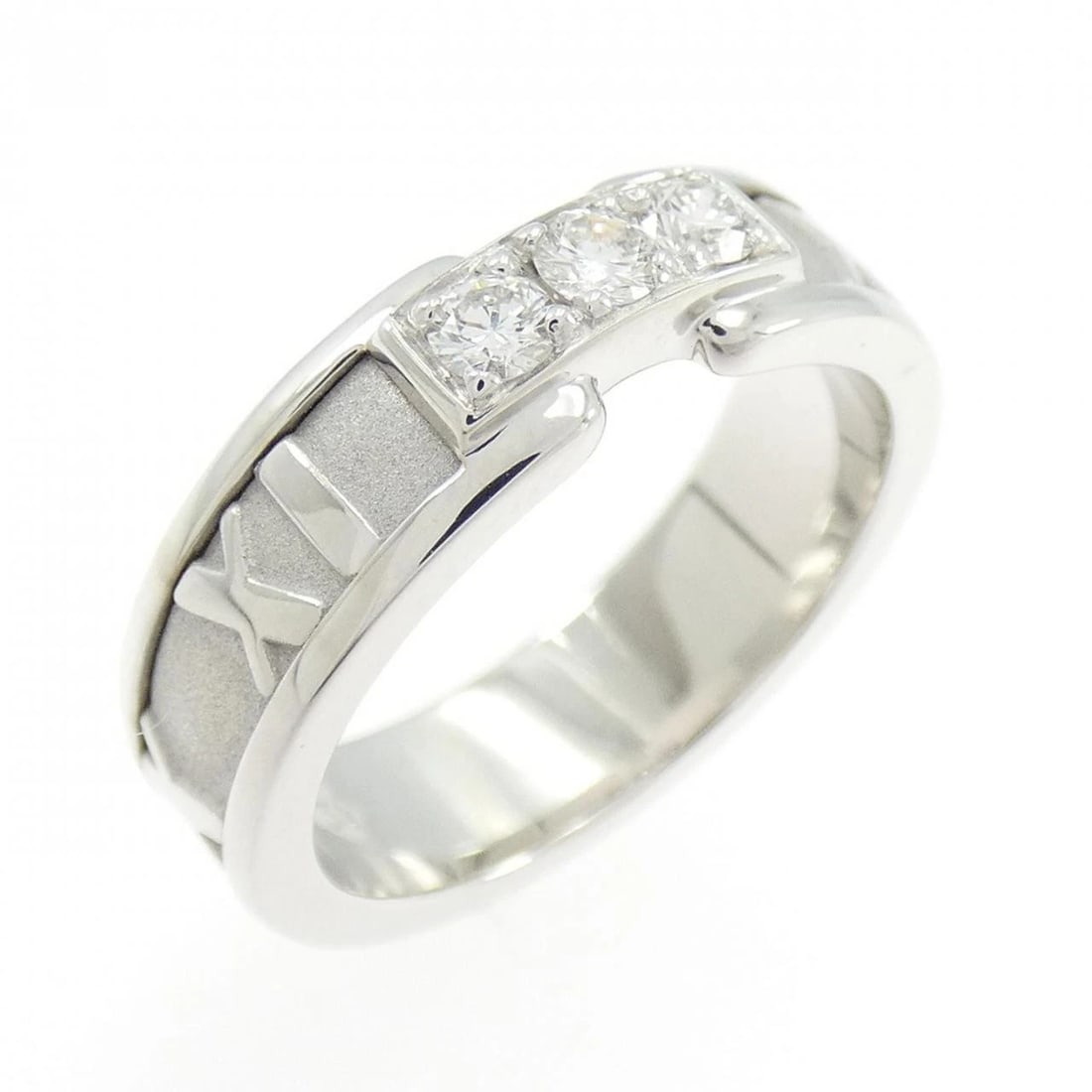 TIFFANY&CO. ATLAS RING: TIFFANY&Co. Atlas Ring Brand: TIFFANY&Co. Type: Ring Material: 750 white gold, Main Stone/Creation Natural Color: white gold Size: US 5 1/4 Accessories: None Accessories Notice: When purchasing