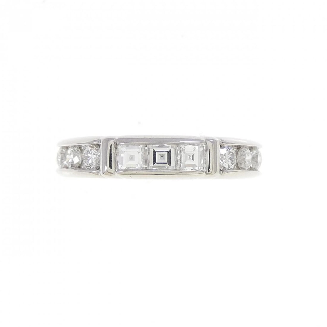 MIKIMOTO DIAMOND RING: Mikimoto Diamond Ring Brand: MIKIMOTO Type: Ring Material: Platinum950, Main Stone/Creation Natural Color: White Size: US 4 Accessories: None Accessories Notice: When purchasing pre-owned goods,
