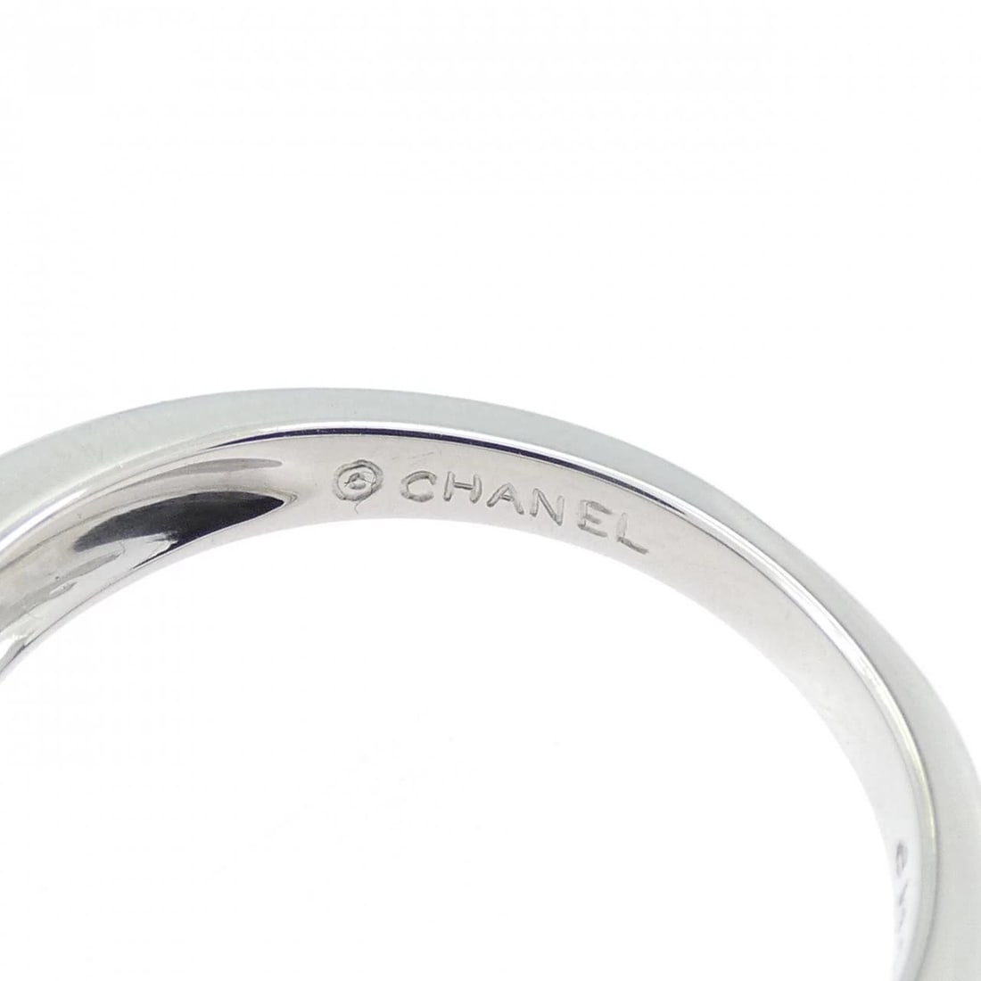 CHANEL COMET RING: Chanel Comet Ring Brand: CHANEL Type: Ring Material: Platinum950, Main Stone/Creation Natural Color: Platinum Size: US 5 Accessories: None Accessories Notice: When purchasing pre-owned goo