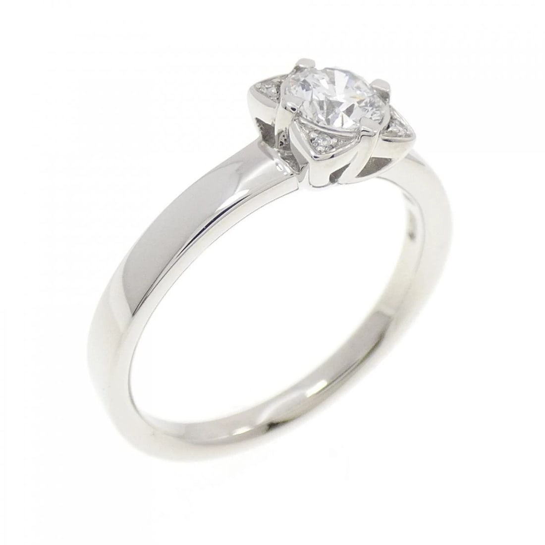 BVLGARI DEDICATA A VENEZIA GIUDECCA RING: Bvlgari Dedicata a Venezia Giudecca Ring Brand: BVLGARI Type: Ring Material: Platinum950, Main Stone/Creation Natural Color: White Size: US 5 1/4 Accessories: None Accessories Notice: When purchasing