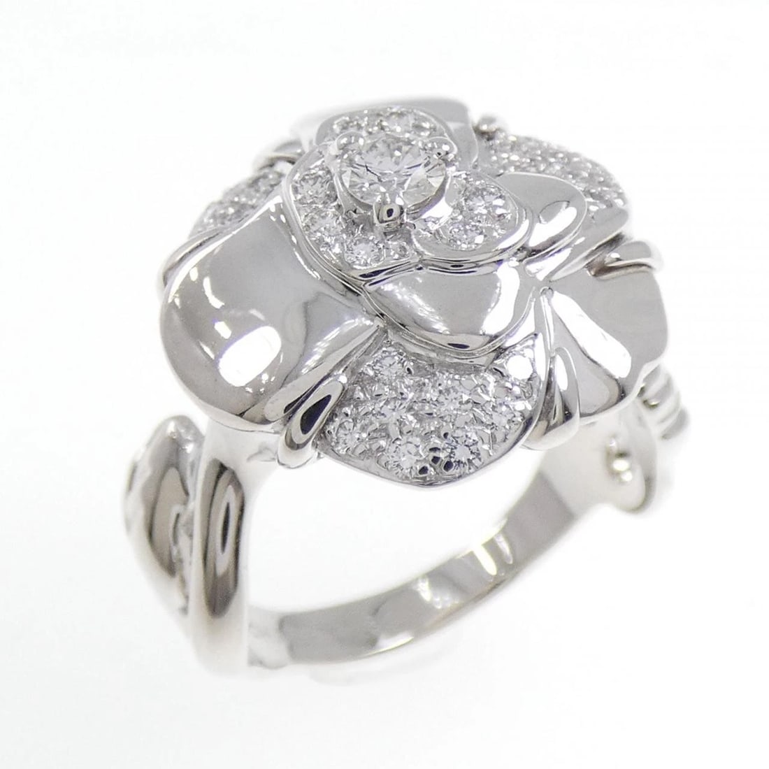 CHANEL CAMELLIA RING: chanel camellia ring Brand: CHANEL Type: Ring Material: 750 white gold, Main Stone/Creation Natural Color: White Gold Size: US 5 1/4 Accessories: None Accessories Notice: When purchasing p