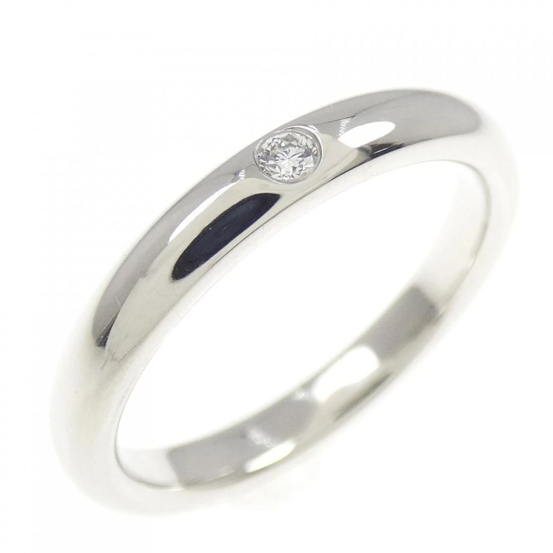 TIFFANY & CO. STACKING BAND RING: TIFFANY & Co. Stacking Band Ring Brand: TIFFANY&Co. Type: Ring Material: Platinum950, Main Stone/Creation Natural Color: Silver Size: US 5.5 Accessories: None Accessories Notice: When purchasing