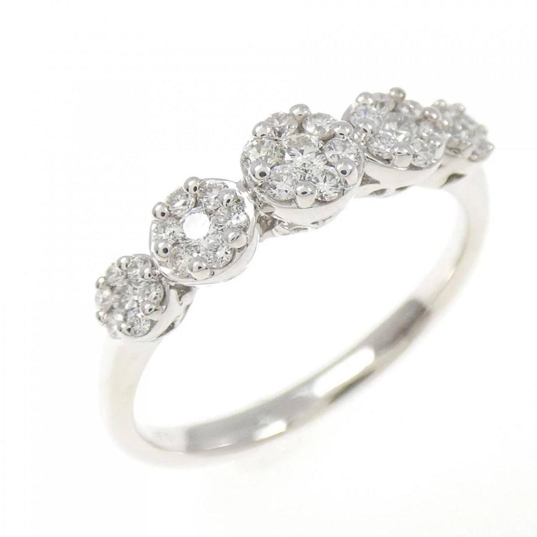 PONTE VECCHIO DIAMOND RING: Ponte Vecchio Diamond Ring Brand: Ponte Vecchio Type: Ring Material: K18 white gold, Main Stone/Creation Natural Color: White Gold Size: US 5 Accessories: None Accessories Notice: When purchasing