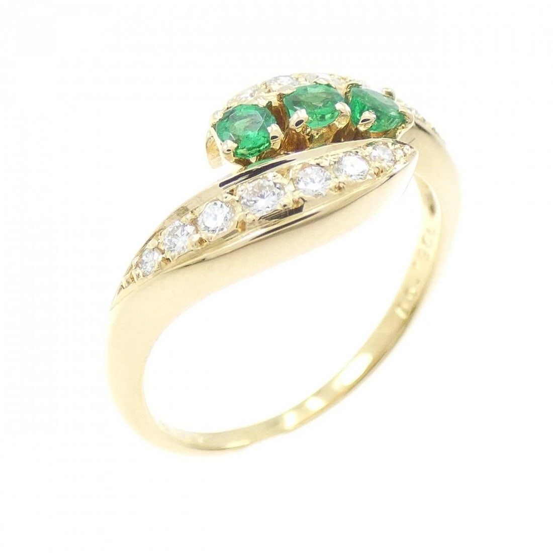 MIKIMOTO EMERALD RING: Mikimoto Emerald Ring Brand: MIKIMOTO Type: Ring Material: 18K Yellow Gold, Main Stone/Creation Emerald Secondary Stone Natural Color: Yellow Gold Size: US 4 1/2 Accessories: None Accessories Notice: