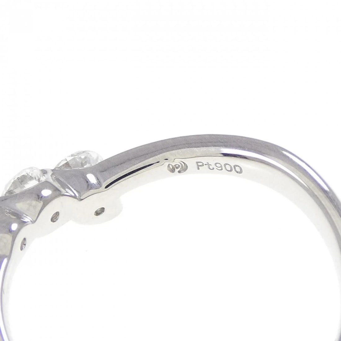 TASAKI DIAMOND RING: Tasaki Diamond Ring Brand: TASAKI Type: Ring Material: Platinum900, Main Stone/Creation Natural Color: Platinum Size: US 6 1/2 Accessories: None Accessories Notice: When purchasing pre-owned goods,