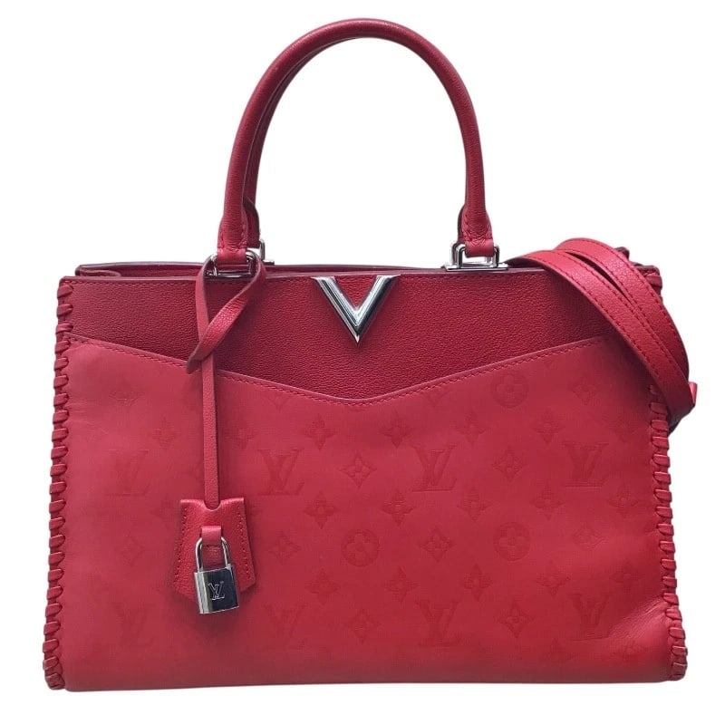 LOUIS VUITTON VERY ZIP TOTE TOTE BAG: LOUIS VUITTON Very Zip Tote Tote Bag Brand: LOUIS VUITTON Type: Tote Bag Material: leather Color: Ruby Size: W24.5cm x H23cmx D15cm W9.6 x H9.1x D5.9inch Accessories: None Accessories Noti