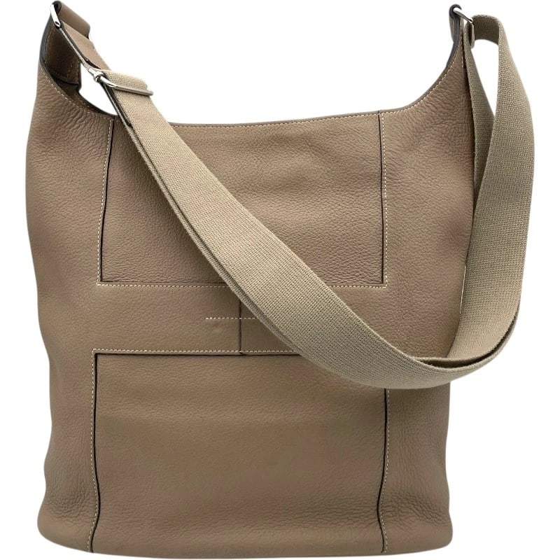 HERMES GOOD NEWS GM SHOULDER BAG: HERMES Good News GM Shoulder Bag Brand: HERMES Type: Shoulder Bag Material: Taurillon Clemence Color: Tourtiere Grey SVHardware Size: W30cm x H31.5cmx D12cmW11.8 x H12.4x D4.7inch Accessories: None