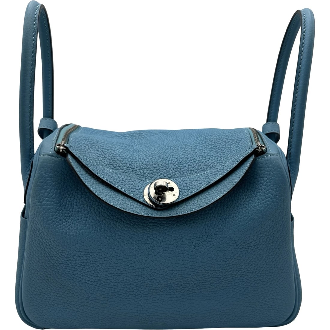 HERMES LINDY 26 SHOULDER BAG: HERMES Lindy 26 Shoulder Bag Brand: HERMES Type: Shoulder Bag Material: Taurillon Clemence Color: Brunoll SilverHardware Size: W26cm x H19cmx D13cmW10.2 x H7.5x D5.1inch Accessories: None