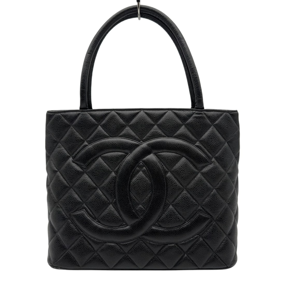 CHANEL STANDARD TOTE BAG: CHANEL Standard Tote Bag Brand: CHANEL Type: Tote Bag Material: Caviar skin Color: SilverHardware Size: W29.5cm x H24.0cmx D15.0cm W11.6 x H9.4x D5.9inch Accessories: None Accessories Noti