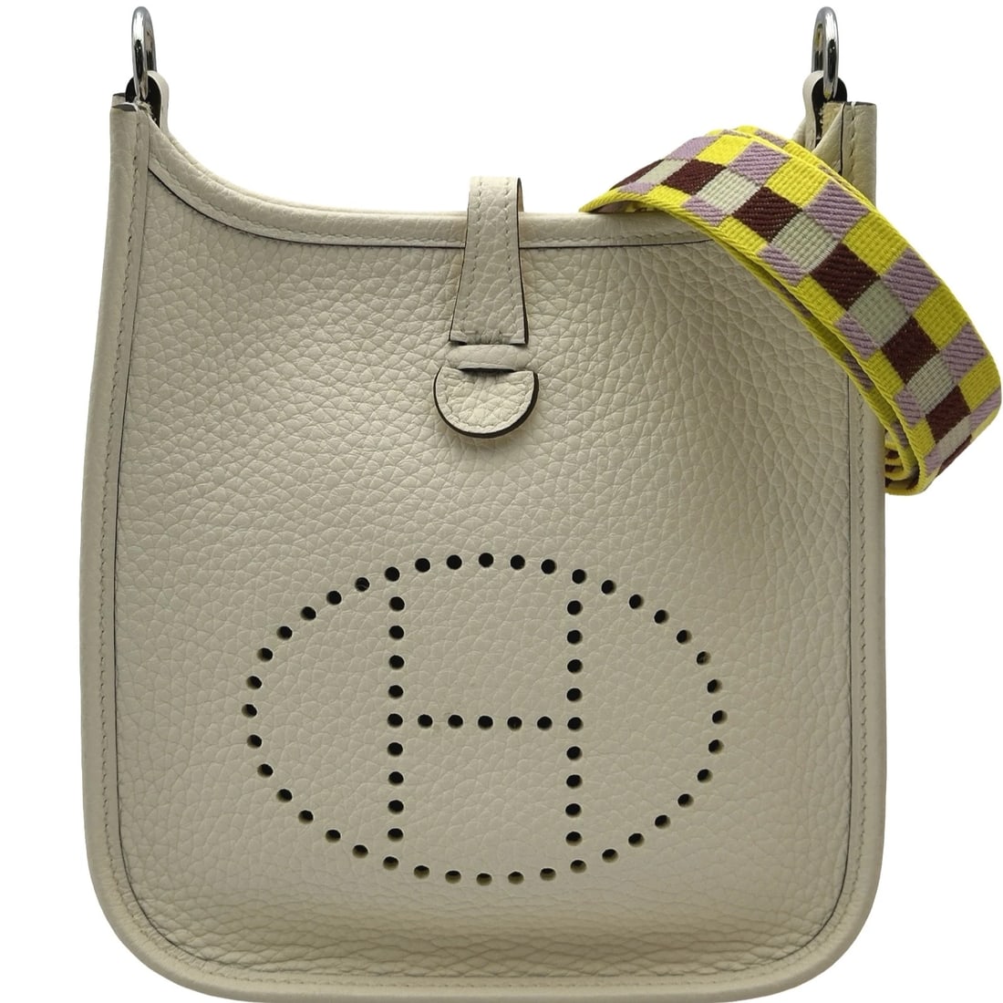 HERMES EVELYN TPM SHOULDER BAG: HERMES Evelyn TPM Shoulder Bag Brand: HERMES Type: Shoulder Bag Material: Taurillon Clemence Color: Nata SilverHardware Size: W17.5cm x H17.5cmx D4cm W6.9 x H6.9x D1.6inch Accessories: None