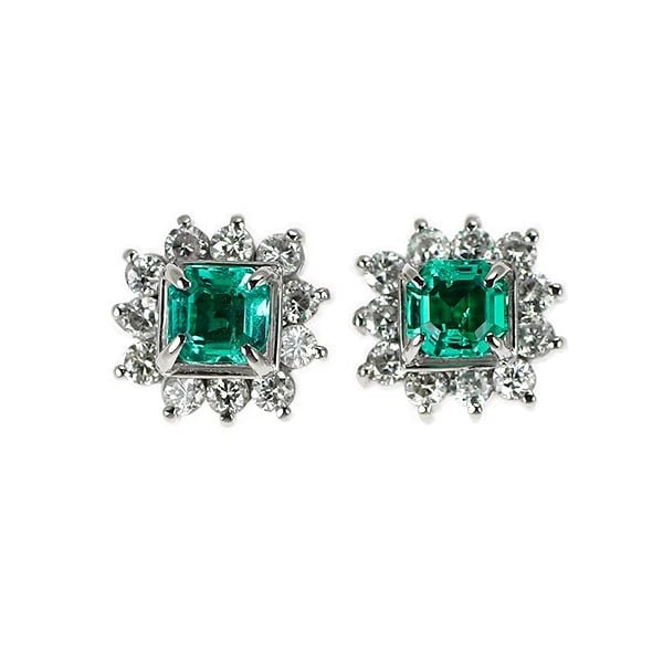 PT900 EMERALD DIAMOND EARRINGS: Pt900 emerald diamond earrings Brand: None Type: piercing Material: Pt900, Main Stone/Creation Natural Color: Silver Size: Length/Width/Diameter (CM) 7.5 Accessories: None Accessories Notice: When