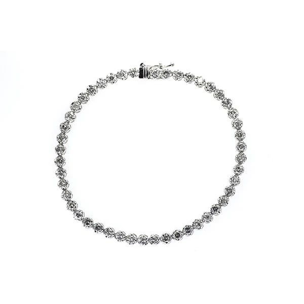 K18WG DIAMOND BRACELET: K18WG diamond bracelet Brand: None Type: bracelets Material: K18WG, Main Stone/Creation natural Color: White Gold Size: Length/Width/Diameter (CM) 3.8 Accessories: None Accessories Notice: When