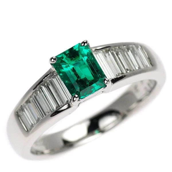 PT900 EMERALD DIAMOND RING: Pt900 emerald diamond ring Brand: None Type: rings Material: Pt900, Main Stone/Creation emeraldSide Stonediamonds Color: Silver Size: 6.25 - 6.5US Accessories: None Accessories Notice: When