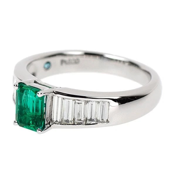 PT900 EMERALD DIAMOND RING - 2