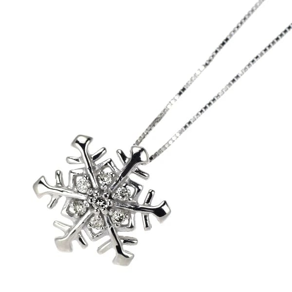 K18WG DIAMOND PENDANT NECKLACE: K18WG diamond pendant necklace Brand: None Type: pendant necklace Material: K18WG, Main Stone/Creation Natural Color: White Gold Size: Length/Width/Diameter (CM) 12.3 Accessories: None Accessories