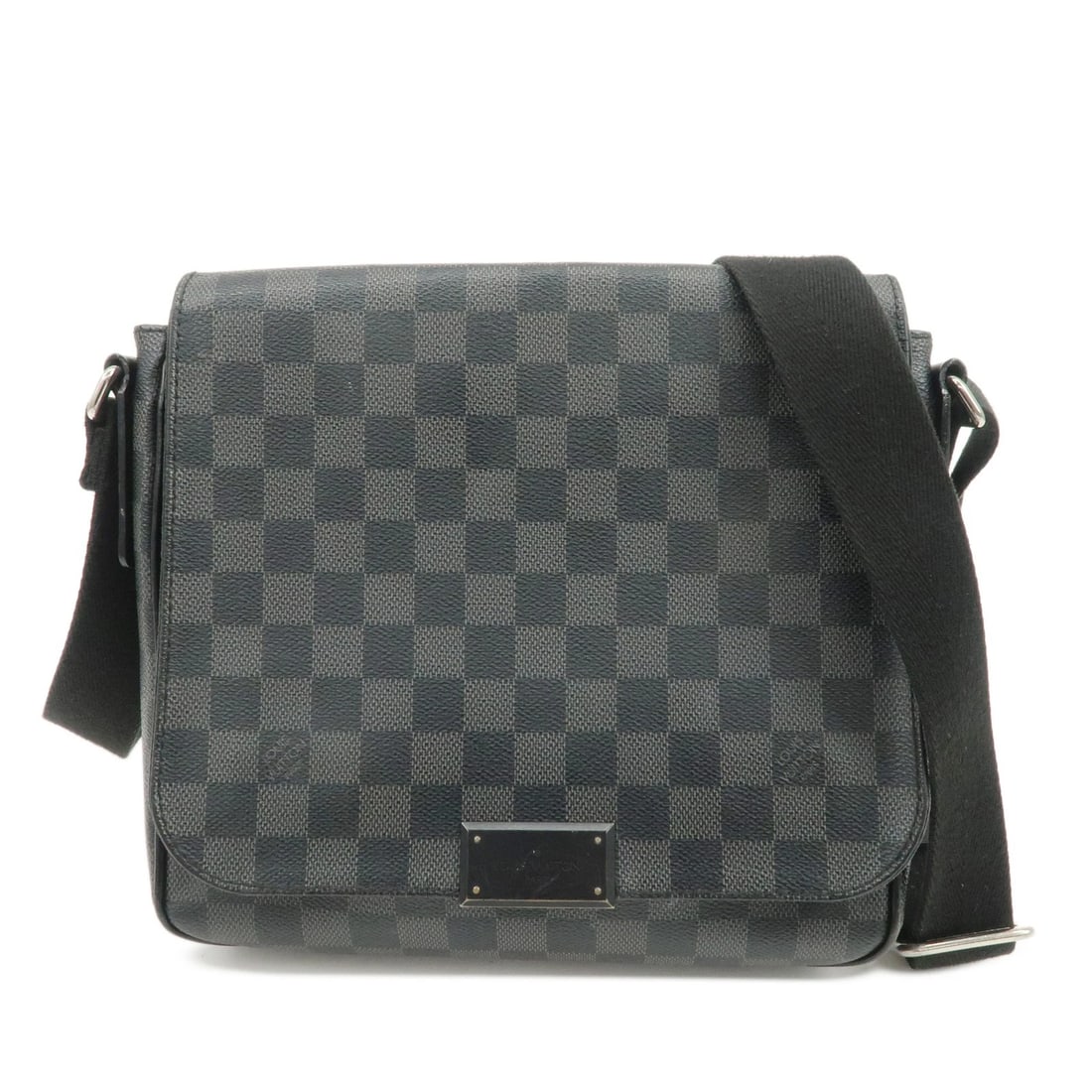 LOUIS VUITTON DAMIER GRAPHITE DISTRICT PM SHOULDER BAG: Louis Vuitton Damier Graphite District PM Shoulder Bag Brand: Louis Vuitton Type: Crossbody Material: Damier Canvas , Leather Color: Noir Size: W23cm(9.06")H24cm(9.45")D6cm(2.36") Accessories: Non
