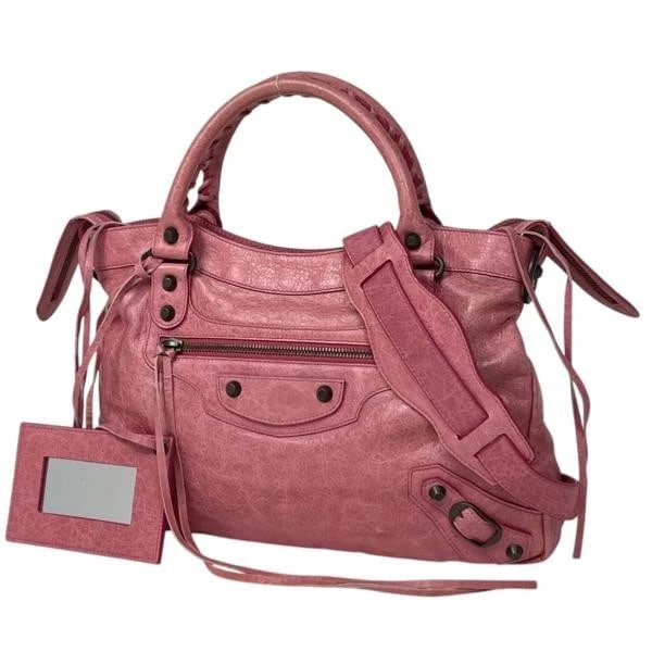 BALENCIAGA THE TOWN HANDBAG 2WAY SHOULDER BAG: Balenciaga The Town Handbag 2WAY Shoulder Bag Brand: Balenciaga Type: The Town Handbag Material: Exterior Material Leather Color: Exterior Color Pink Size: Depth 6 cm Width 33 cm Height 22 cm Acce