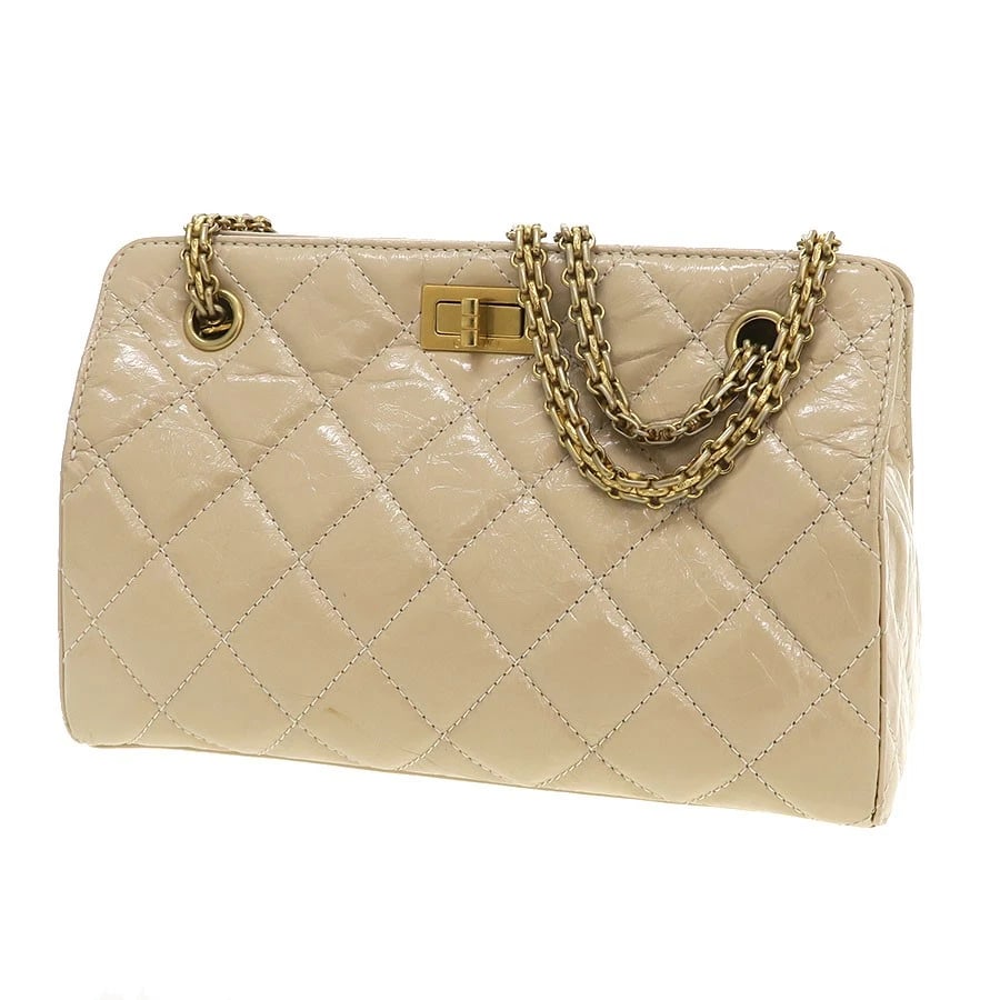 CHANEL CHAIN SHOULDER BAG BEIGE GOLD HARDWARE: Chanel Chain Shoulder Bag Beige Gold Hardware Brand: Chanel Type: Shoulder Bag Material: none Color: Beige Size: W:26cm×H:16cm×D:12cm Accessories: None Accessories Notice: When purchasing