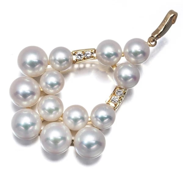 MIKIMOTO PENDANT AKOYA PEARL DIAMOND 18K: Mikimoto Pendant Akoya Pearl Diamond 18K Brand: MIKIMOTO Type: Pendant Material: 18K / 750 / Yellow Gold, Color: YEllow Gold Size: Design size: 32.3 x 26.3mm Total length of the pendant including the 