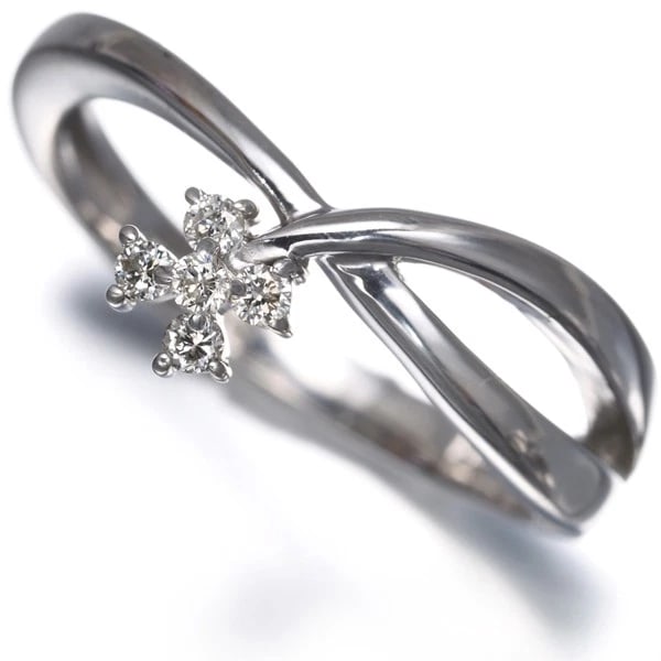 VENDOME RING DIAMOND FLOWER 18K 750 WHITE GOLD: VENDOME Ring Diamond Flower 18K 750 White Gold Brand: VENDOME Type: Ring Material: 18K / 750 / White Gold, Main Stone/Creation NATURAL Color: white gold Size: US 5 Accessories: None Access
