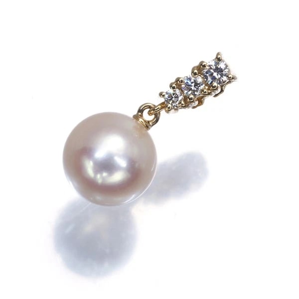 MIKIMOTO PENDANT AKOYA PEARL DIAMOND SOLITAIRE 18K YG: Mikimoto Pendant Akoya Pearl Diamond Solitaire 18K YG Brand: MIKIMOTO Type: Pendant Material: 18K / 750 / Yellow Gold, Main Stone/Creation CULTURED Color: YEllow Gold Size: Total length of design: 17.