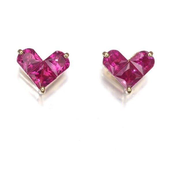 STAR JEWELRY EARRINGS RUBY MYSTERIOUS HEART: STAR JEWELRY Earrings Ruby Mysterious Heart Brand: STAR JEWELRY Type: Earrings Material: 18K / 750 / Yellow Gold, Main Stone/Creation Natural Color: Yellow Gold Size: Design size: 6.3 x 7.4mm