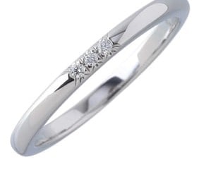TIFFANY & CO. CLASSIC BANDE RING PT950: Tiffany & Co. Classic Bande Ring Pt950 Brand: Tiffany & Co. Type: Ring Material: Platinum 950, Main Stone/Creation natural Color: Silver Size: US : 6.25 Accessories: None Accessories Notic