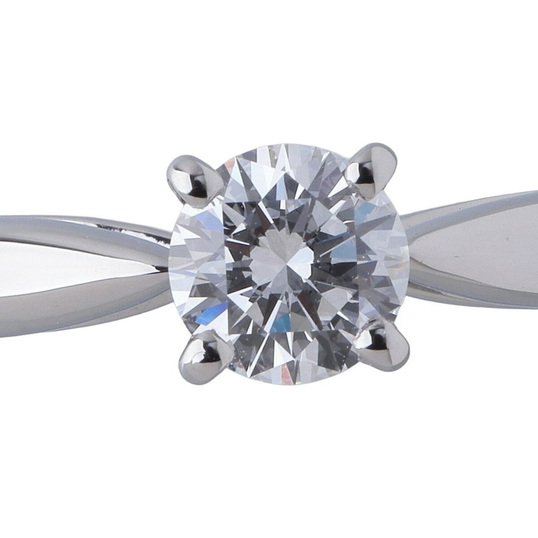 VCA BONHEUR SOLITAIRE DIAMOND RING PT950: VCA Bonheur Solitaire Diamond Ring Pt950 Brand: Van Cleef & Arpels Type: Ring Material: Platinum950, Main Stone/Creation Natural Color: Platinum Size: US 7–7.25 Accessories: None Accessori
