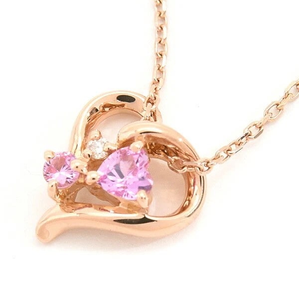PINK SAPPHIRE DIAMOND HEART NECKLACE 18K PINK GOLD: Pink Sapphire Diamond Heart Necklace 18K Pink Gold Brand: 4°C Type: Necklace Material: 750 Pink Gold, Main Stone/Creation Pink SapphireSecondary Stone: Diamond Color: Pink Gold Size: Length: Approx. 