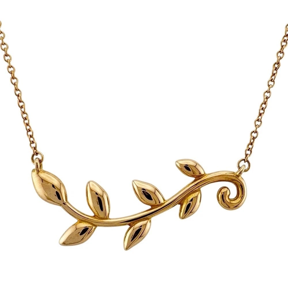 TIFFANY & CO. OLIVE LEAF VINE NECKLACE 18K ROSE GOLD: Tiffany & Co. Olive Leaf Vine Necklace 18K Rose Gold Brand: Tiffany & Co. Type: Necklace Material: 18k Pink Gold, Color: Pink Gold Size: Chain Length: Approx. 18.1 inches (46 cm) Chain Width: Approx. 