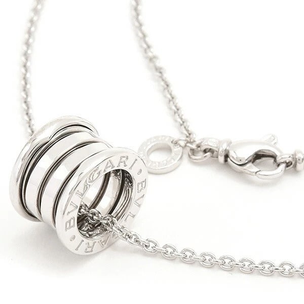 BVLGARI NECKLACE 18K WHITE GOLD 750WG: Bvlgari Necklace 18K White Gold 750WG Brand: Bvlgari Type: Necklace Material: 18k White Gold, Color: White Gold Size: Chain Length: 16.3 inches (41.5 cm) Pendant Size: Approx. 10.2 x 14.4 mm Acces