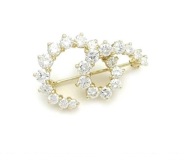 TIFFANY & CO. DIAMOND BROOCH 18K YELLOW GOLD: Tiffany & Co. Diamond Brooch 18K Yellow Gold Brand: Tiffany & Co. Type: Brooch Material: 18k Yellow Gold, Main Stone/Creation Natural Color: Yellow Gold Size: Size: Width 1.02 in × Height 0.67 in