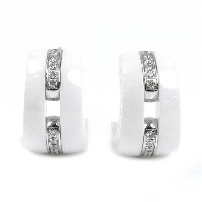 CHANEL STUD EARRINGS K18 WHITE GOLD / WHITE CERAMIC: CHANEL Stud Earrings K18 White Gold / White Ceramic Brand: CHANEL Type: Earrings Material: 18K White Gold (Au750 / K18WG) & White Ceramic, Main Stone/Creation Natural Color: White Gold Size: Width: ap