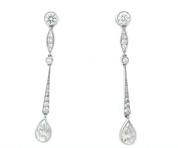TIFFANY & CO. DIAMOND DROP EARRINGS PT950: Tiffany & Co. Diamond Drop Earrings Pt950 Brand: Tiffany & Co. Type: Earrings Material: Platinum950, Main Stone/Creation Natural Color: Platinum Size: Length: Approx. 1.50 inches (38 mm) Accessori