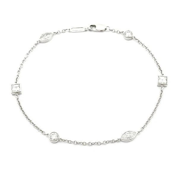 TIFFANY & CO. DIAMOND BRACELET PT950: Tiffany & Co. Diamond Bracelet Pt950 Brand: Tiffany & Co. Type: Bracelet Material: Platinum950, Main Stone/Creation Natural Color: Platinum Size: Length: 7.28 in (18.5 cm) Wrist Size: 7.09 in (18.0 cm