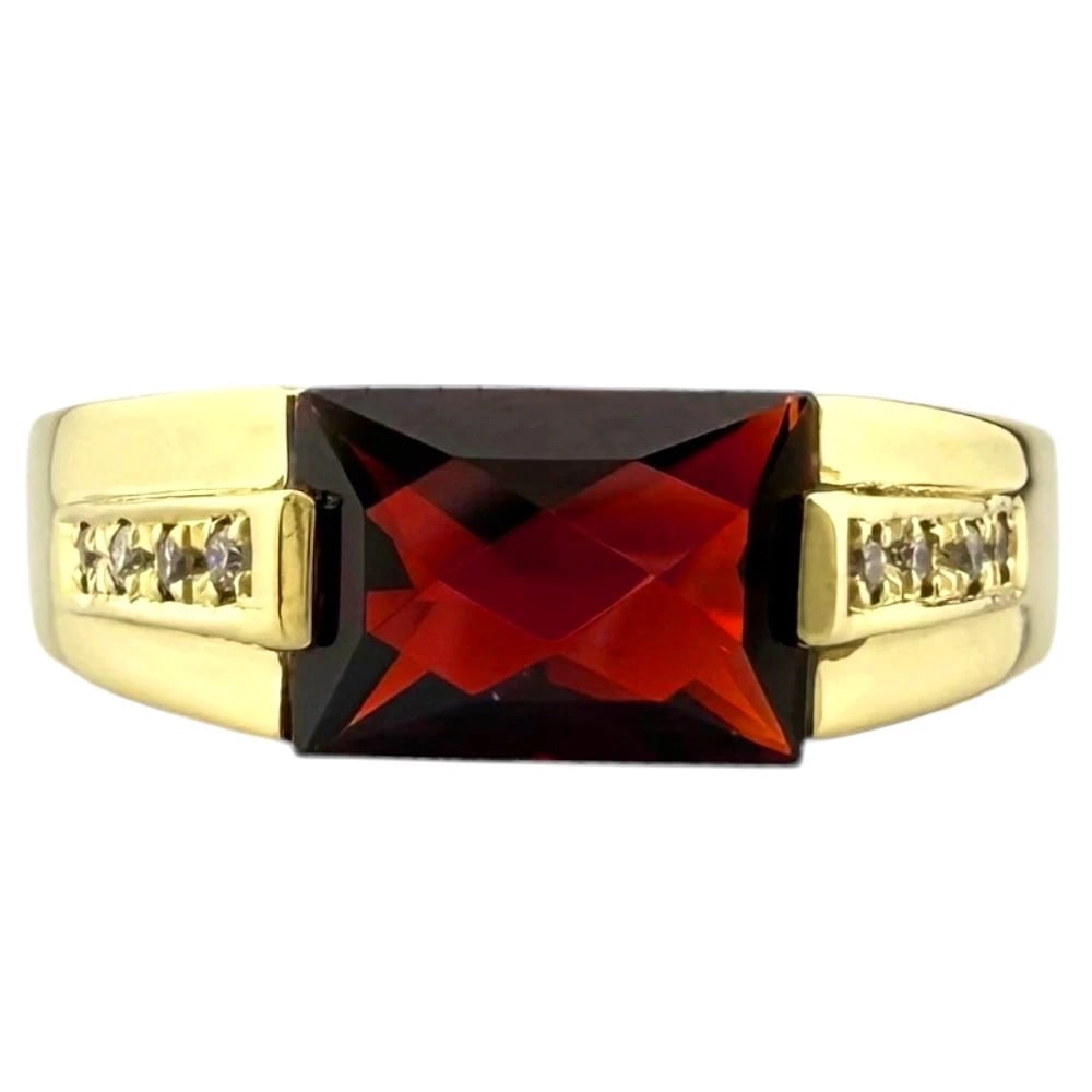 RING K18 YELLOW GOLD GARNET DIAMOND: Ring K18 yellow gold garnet diamond Brand: Unbranded Type: Ring Material: K18 yellow gold, Main Stone/Creation garnet/diamond Color: gold Size: US 7 1/4 Accessories: None Accessories Notic