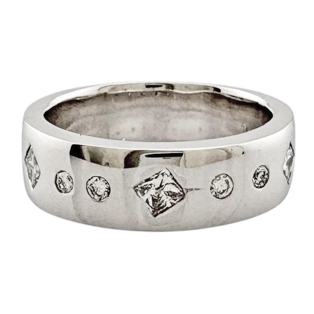 RING K18 WHITE GOLD DIAMOND: Ring K18 white gold diamond Brand: Unbranded Type: Ring Material: K18 white gold, Main Stone/Creation Natural Color: Silver Size: US 6 Accessories: None Accessories Notice: When purchasing pre-owned