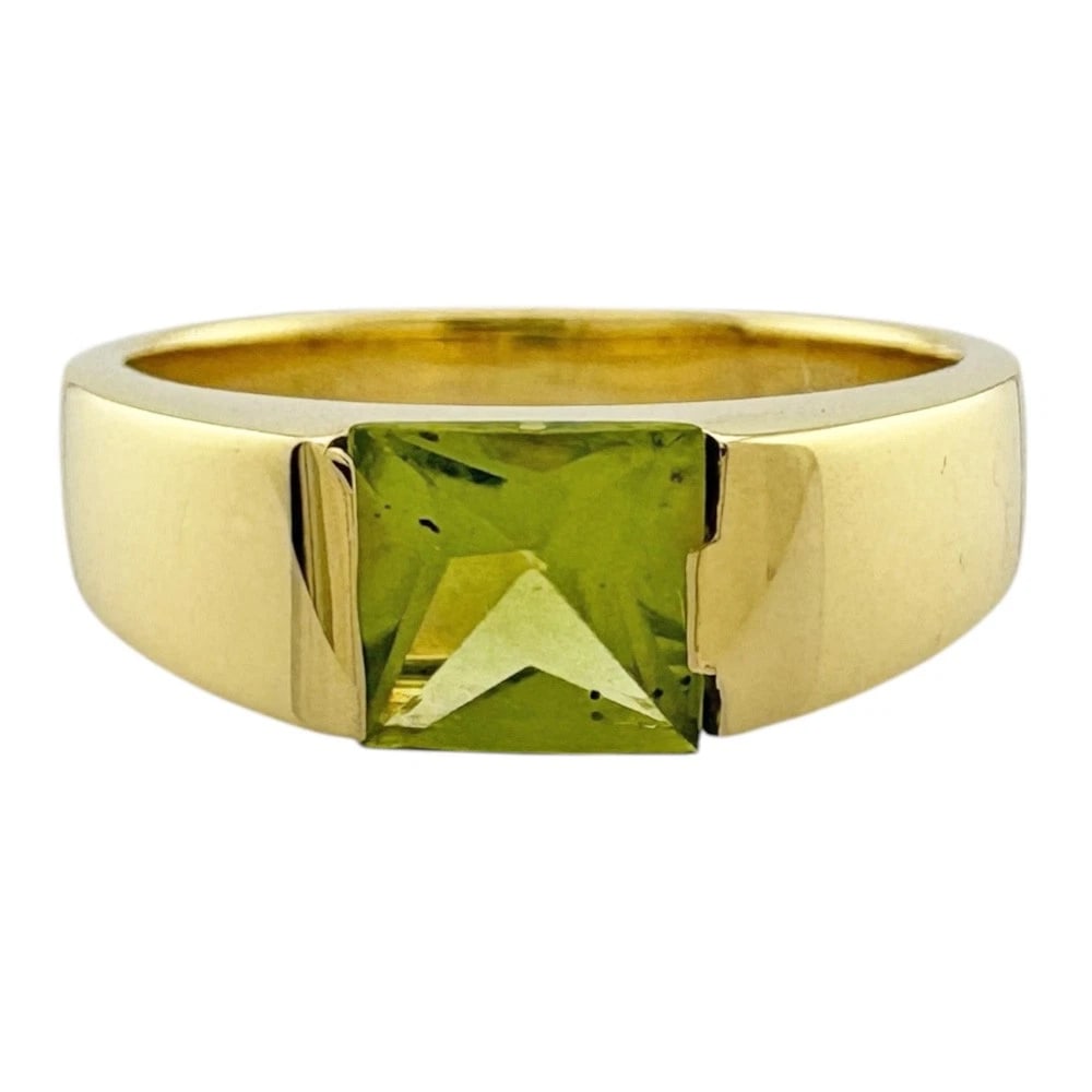 RING K18 YELLOW GOLD PERIDOT: Ring K18 yellow gold Peridot Brand: Unbranded Type: Ring Material: K18 yellow gold, Main Stone/Creation Peridot Color: gold Size: 6 1/8 Accessories: None Accessories Notice: When purchasin
