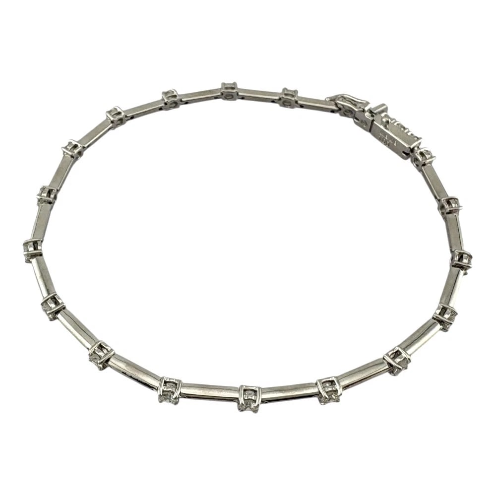 TASAKI BRACELET K18 WHITE GOLD DIAMOND: TASAKI Bracelet K18 white gold diamond Brand: TASAKI Type: Bracelet Material: K18 white gold, Main Stone/Creation Natural Color: Silver Size: (CM) Total Length:18cm High limit:2.5mm Chain width:1.0mm 