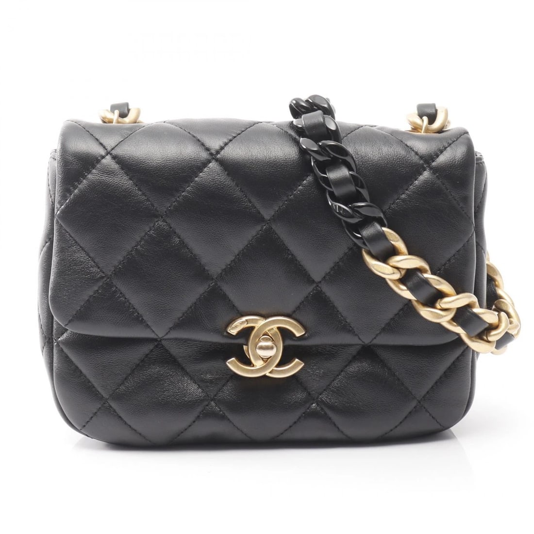 CHANEL MINI MATELASSE CHAIN CROSSBODY SHOULDER BAG: CHANEL Mini Matelasse chain crossbody Shoulder Bag Brand: CHANEL Type: Shoulder Bag Material: Lambskin (sheep leather) Color: Black??ish colors Size: H:14cm x W:18cm x D:4.5cm (H:5.5" x W:7.1" x D:1.8