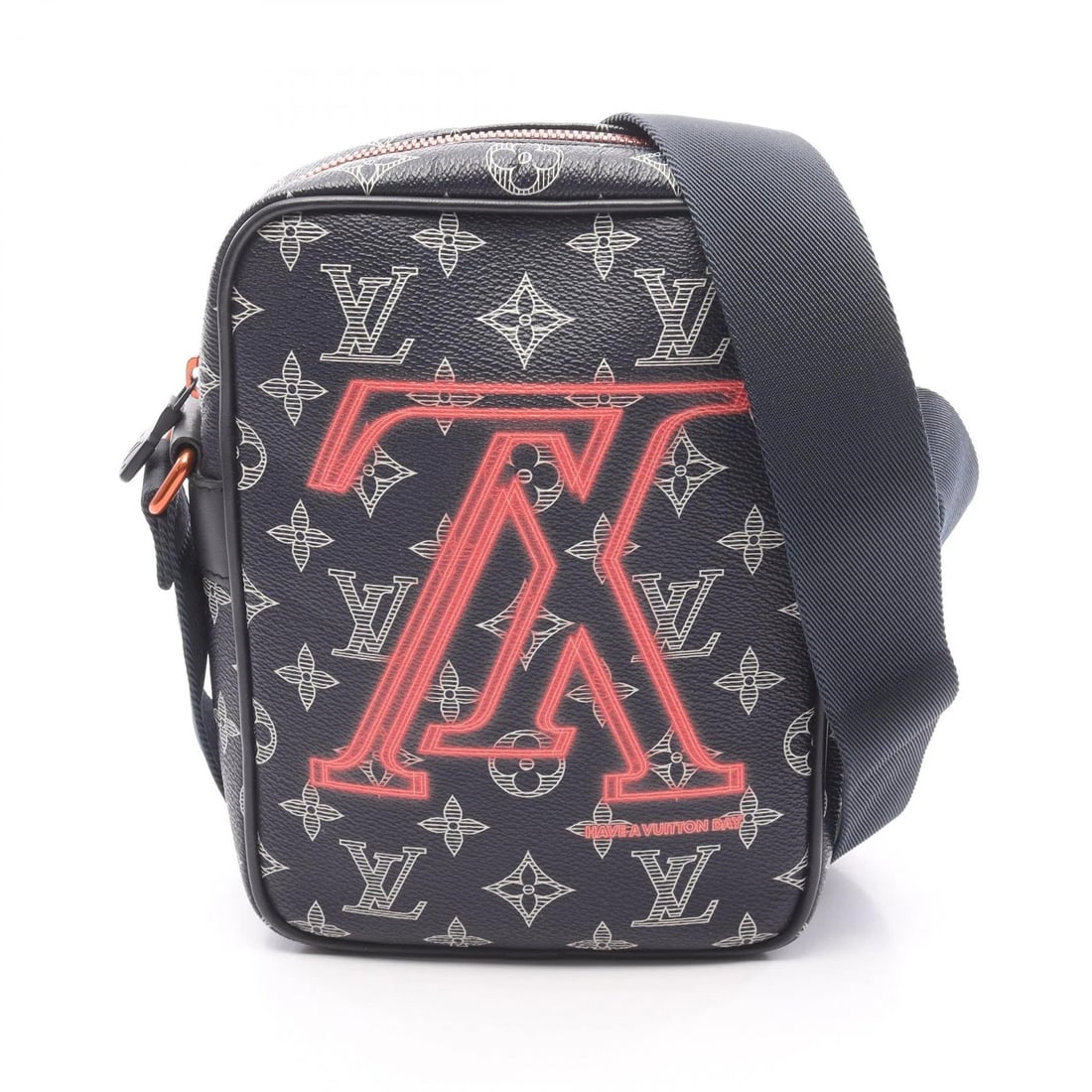LOUIS VUITTON DANUBE PM UPSIDE DOWN SHOULDER BAG: LOUIS VUITTON Danube PM Upside Down Shoulder Bag Brand: LOUIS VUITTON Type: Shoulder Bag Material: Monogram / Ink × PVC coated canvas × leather Color: Red / Navy??ish colors × Red??ish colors × Wh