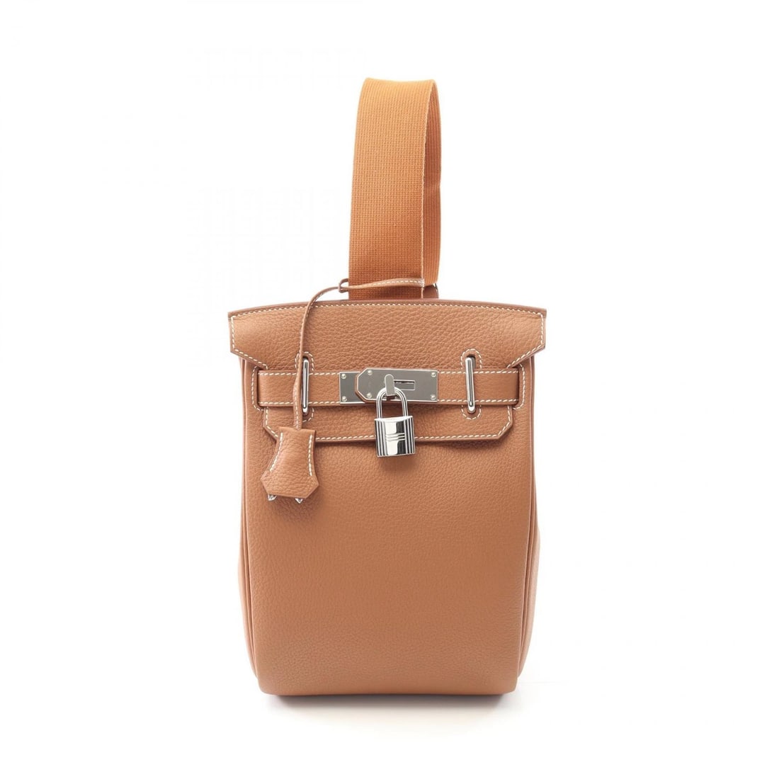 HERMES KELLYHAC A DOS PM WAIST BAG TOGO: HERMES KellyHac a dos PM Waist bag Togo Brand: HERMES Type: Waist bag Body bag Material: Togo leather × leather × Togo leather Color: Gold / Brown??ish colors Size: (H:10.6" x W:7.1" x D:3.1") Acc