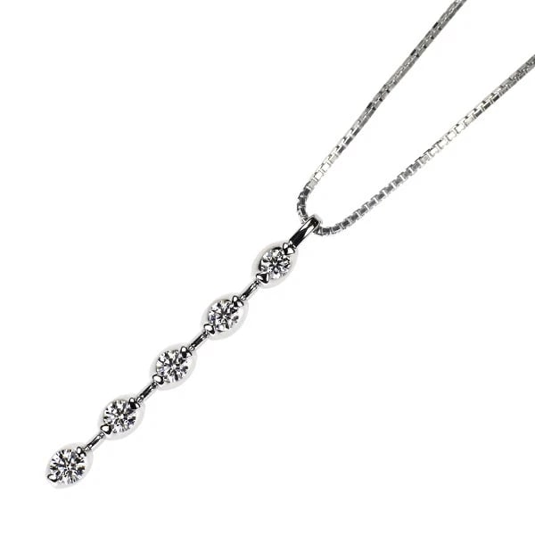 PT850 H&C DIAMOND PENDANT NECKLACE: Pt850 H&C Diamond Pendant Necklace Brand: None Type: pendant necklace Material: Pt850, Main Stone/Creation Natural Color: Silver Size: Necklace: Chain Length?46cm Accessories: None Accesso