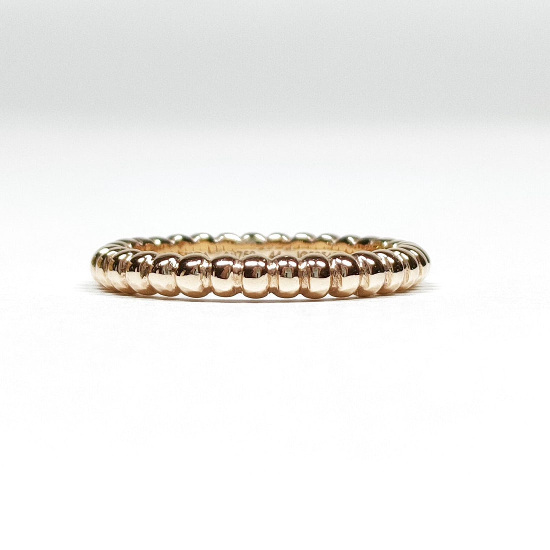 VAN CLEEF AND ARPELS RING PERLE GOLD: Van Cleef and Arpels Ring Perle Gold Brand: Van Cleef and Arpels Type: Ring Material: Gold, Color: Rose Gold Size: US 2 7/8 Accessories: None Accessories Notice: When purchasing pre-owned