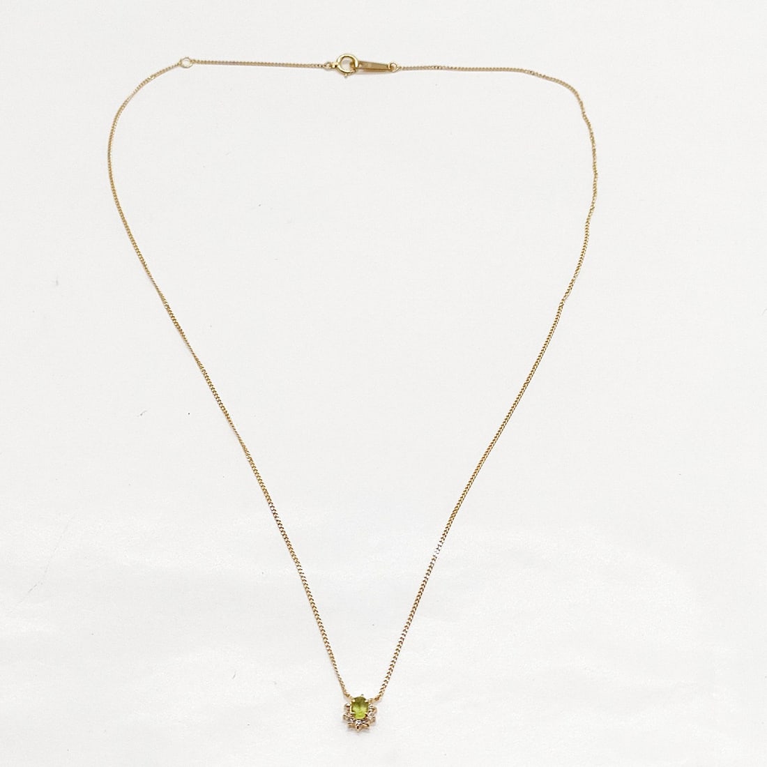 JEWELRY NECKLACE PERIDOT GOLD YELLOW GOLD GREENS: Jewelry Necklace Peridot Gold Yellow Gold Greens Brand: Unbranded Type: Necklace Material: Gold, Main Stone/Creation Peridot Color: Yellow Gold Size: Pendant Size : 0.67X0.62 cm / 0.26X0.24 inch Chain