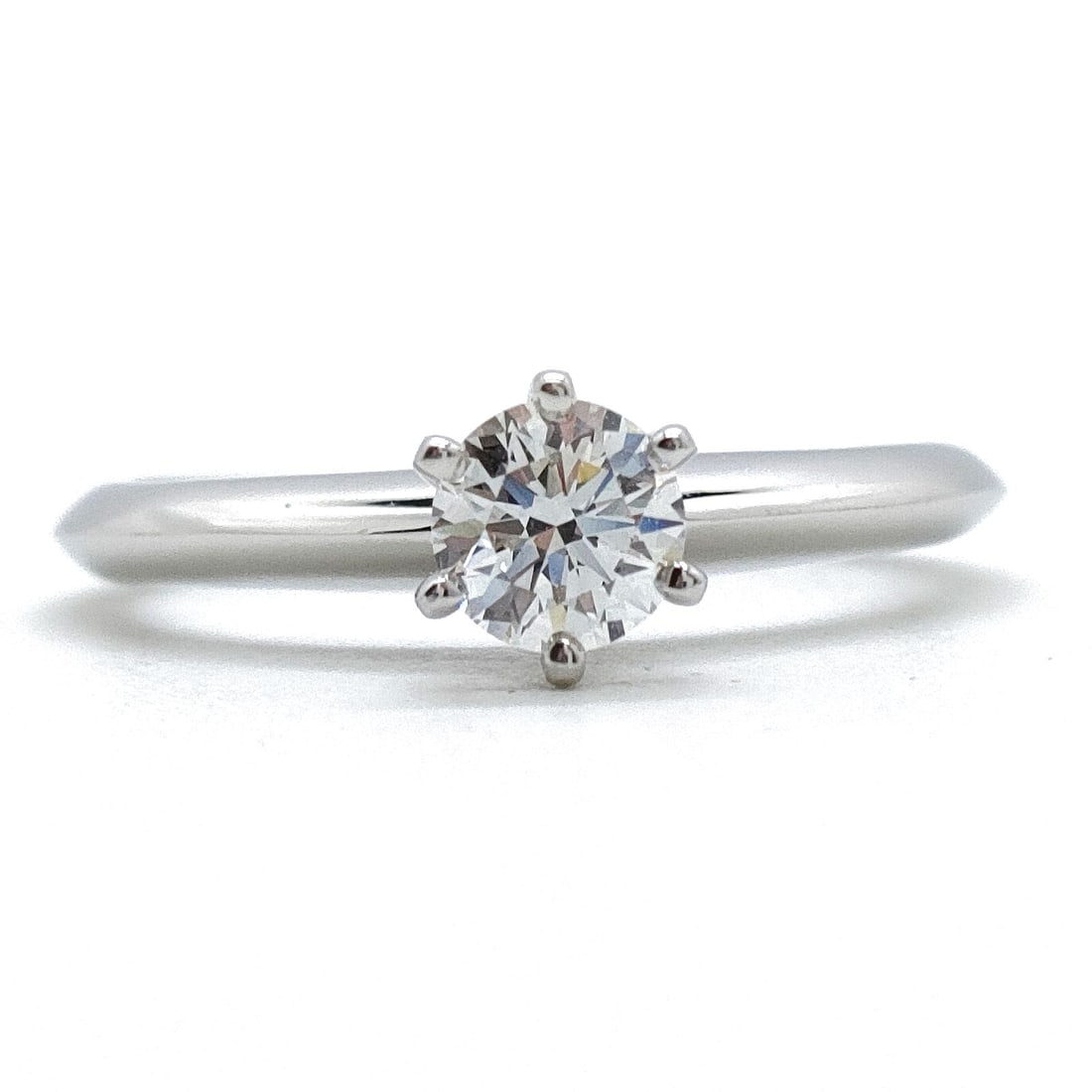 TIFFANY AND CO. RING NATURAL DIAMOND PLATINUM: Tiffany and Co. Ring Natural Diamond Platinum Brand: Tiffany and Co. Type: Ring Material: Platinum, Color: Platinum Size: US 4 1/8 Accessories: None Accessories Notice: When purchasing pre