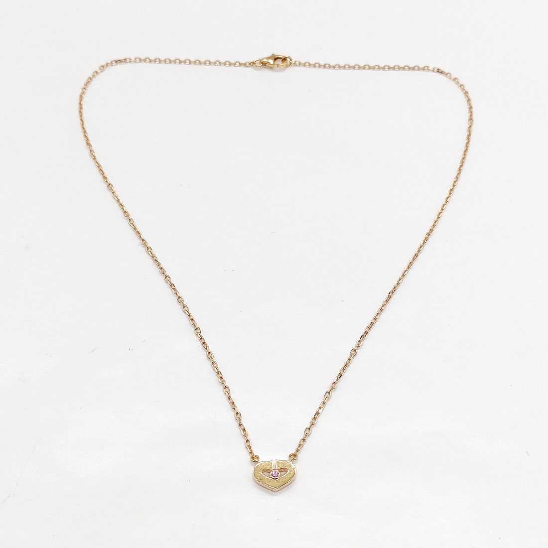 CARTIER NECKLACE CHEART SAPPHIRE GOLD: Cartier Necklace Cheart Sapphire Gold Brand: Cartier Type: Necklace Material: Gold, Main Stone/Creation Sapphire Color: Yellow Gold Size: Pendant Size : 0.71X0.99 cm / 0.27X0.38 inch Chain Size :