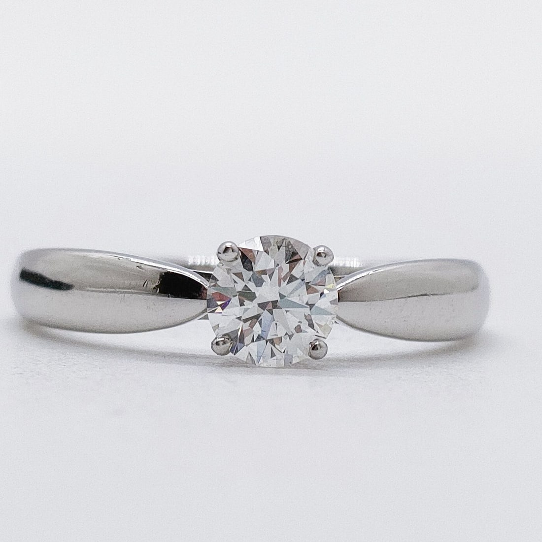 TIFFANY AND CO. RING HARMONY NATURAL DIAMOND PLATINUM: Tiffany and Co. Ring Harmony Natural Diamond Platinum Brand: Tiffany and Co. Type: Ring Material: Platinum, Color: Platinum Size: US 4 1/8 Accessories: None Accessories Notice: When purcha