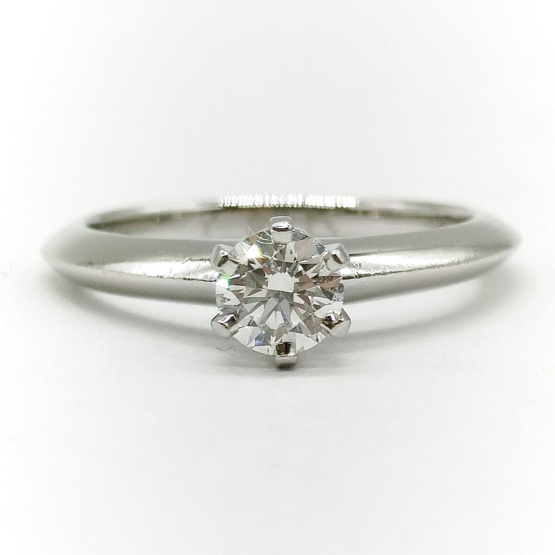 TIFFANY AND CO. RING NATURAL DIAMOND PLATINUM (1 of 2)